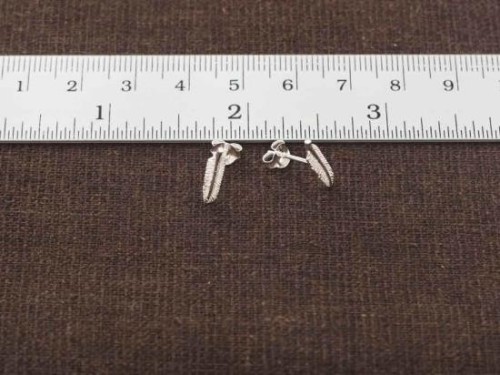 1 pair of 925 Sterling Silver Tiny Feather Stud Earrings 3x12.5mm.