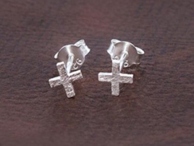 925 Sterling Silver Brushed Cross Stud Earrings 5 mm.