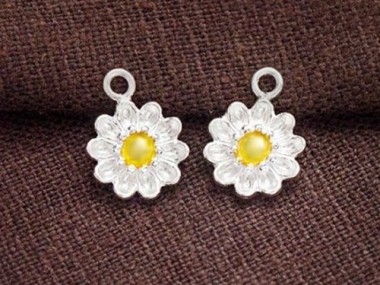 925 Sterling Silver Flower Charms, Gold plated pollen 10mm.