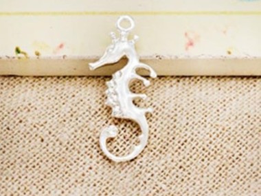 925 Sterling Silver Seahorse Pendant 11x21mm.