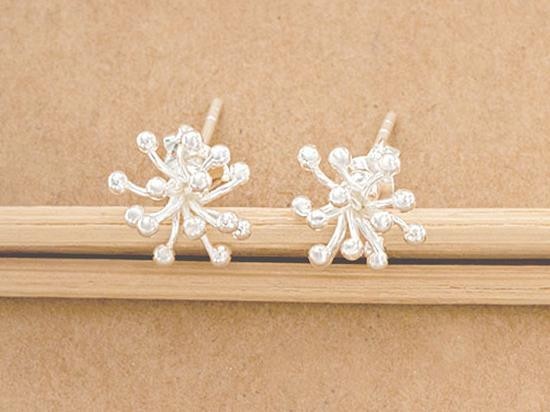 Karen Hill Tribe Silver 1 pair Flower Stud Earrings 10mm.