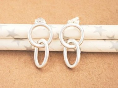 925 Sterling Silver Interlocking Circular and Oval Stud Earrings