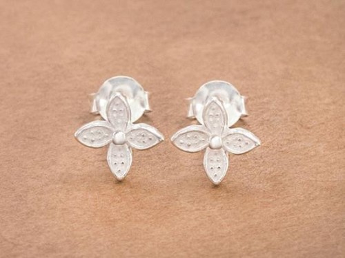 1 pair of 925 Sterling Silver Flower Stud Earrings 8mm.