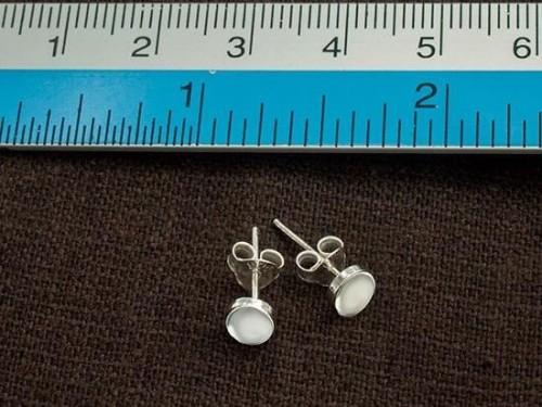 1 pair of 925 Sterling Silver Tiny Circle Disc Stud Earrings 5mm. minimalist earrings , Polish Finished