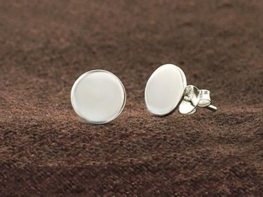 1 pair of 925 Sterling Silver Circle Disc Stud Earrings 8mm. minimalist earrings , Polish Finished .