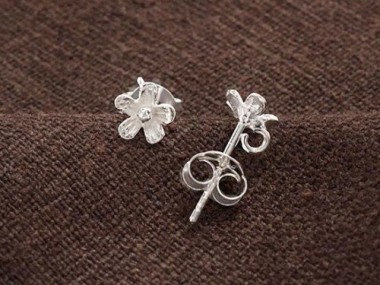 925 Sterling Silver Flower Stud Earrings Post Findings 5.5mm.