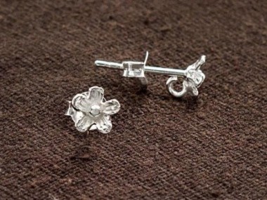 925 Sterling Silver Flower Stud Earrings Post Findings 5.5mm.