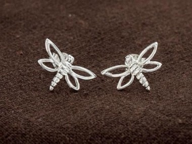 1 pair of 925 Sterling Silver Dragonfly Stud Earrings 9x15mm. Polish finished