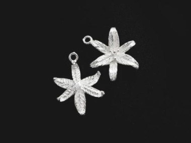 925 Sterling Silver Lily Flower Pendants 15x17mm.