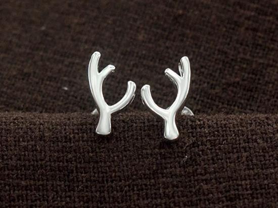 1 pair of 925 Sterling Silver Deer Antler Stud Earrings 5x11mm.