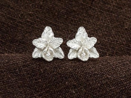 1 pair of 925 Sterling Silver Orchid Stud Earrings 10x11mm.