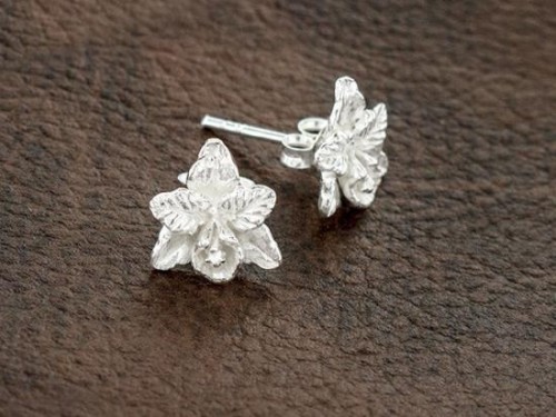 1 pair of 925 Sterling Silver Orchid Stud Earrings 10x11mm.