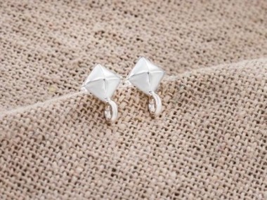 925 Sterling Silver Pyramid Stud Earrings Post Findings 5mm.