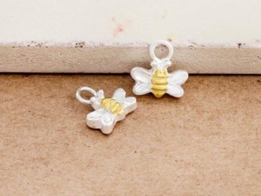 925 Sterling Silver Bee Charms 4x7.5mm.