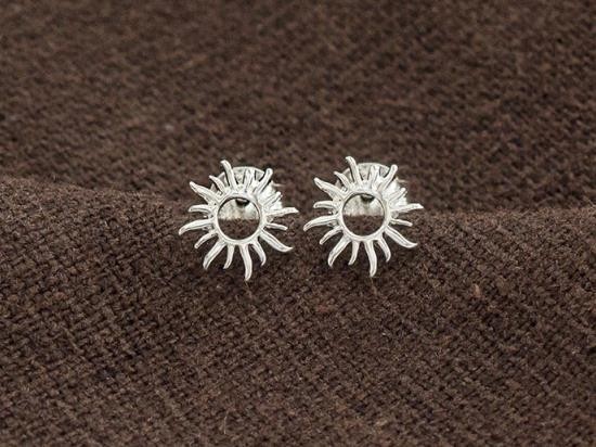 1 pair of 925 Sterling Silver Tiny Sun Stud Earrings 7mm, Polish finish