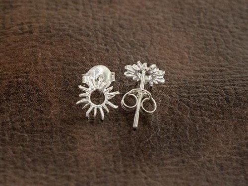 1 pair of 925 Sterling Silver Tiny Sun Stud Earrings 7mm, Polish finish