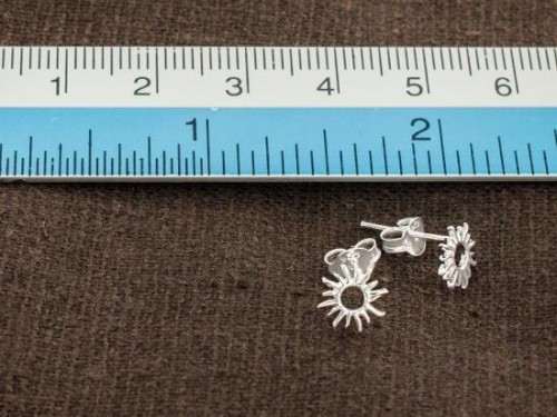 1 pair of 925 Sterling Silver Tiny Sun Stud Earrings 7mm, Polish finish