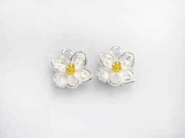 925 Sterling Silver Orchid Charms, Gold plated pollen 9x10mm.