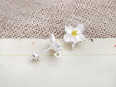 925 Sterling Silver Orchid Stud Earrings, Post Findings, Gold plated pollen 9x10 mm.