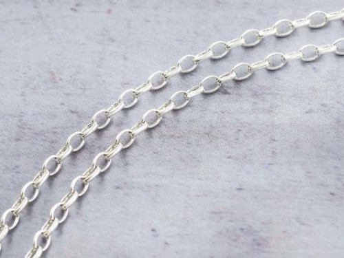 18 inches of 925 Sterling Silver Oval Rolo Chain 2.6x3.8 mm.