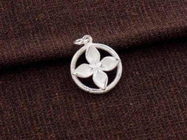 925 Sterling Silver Flower Pendant 16mm.