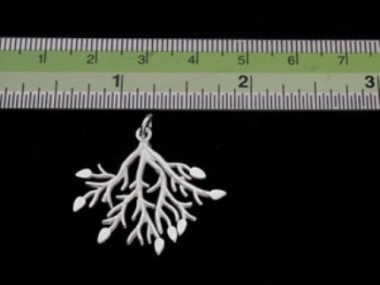 925 Sterling Silver Leaf Branch Pendant 22x28 mm.