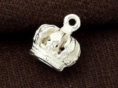 925 Sterling Silver Crown Charm 9x12mm.