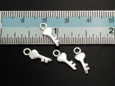 925 Sterling Silver Key Charms 4.5x10 mm.