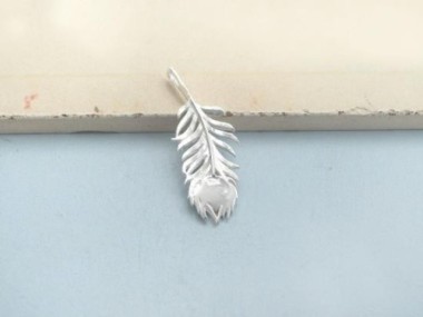 925 Sterling Silver Peacock Feather Pendant 10x30mm.