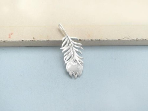 1 of 925 Sterling Silver Peacock Feather Pendant 10x30mm. Polish Finished.