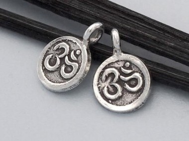 Karen Hill Tribe Silver Ohm Printrd Charms 9.5 mm.