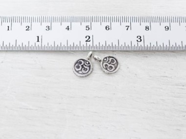 Karen Hill Tribe Silver Ohm Printrd Charms 9.5 mm.