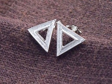 925 Sterling Silver Textured Triangle Stud Earrings 9mm.