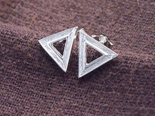 1 pair of 925 Sterling Silver Textured Triangle Stud Earrings 9mm. minimalist earrings