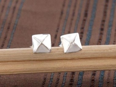 925 Sterling Silver Tiny Pyramid Earrings 4mm.,