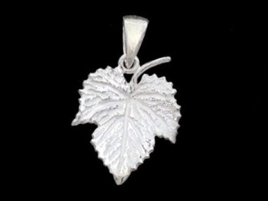 925 Sterling Silver Maple Leaf Pendant 15x18mm.