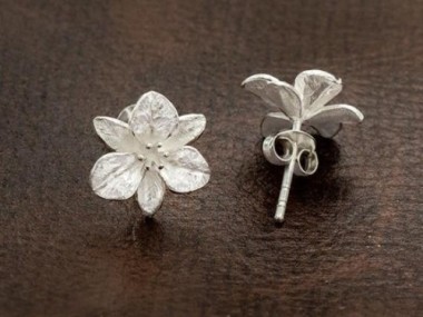 925 Sterling Silver Flower Stud Earrings 12mm.