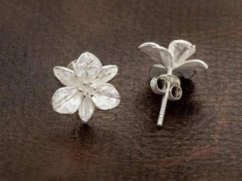 1 pair of 925 Sterling Silver Flower Stud Earrings 12mm.