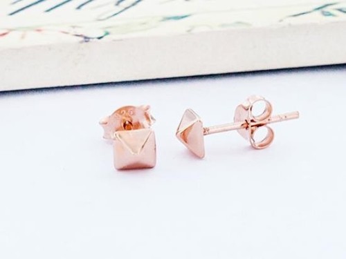 1 Pair of 925 Sterling Silver Rose Gold Vermeil Style Tiny Pyramid Earrings 5mm.