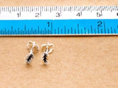 925 Sterling Silver Tiny Leaf Stud Earrings 3.5x7mm.