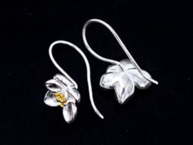 925 Sterling Silver Orchid Earrings, Gold plated pollen 9x10mm.