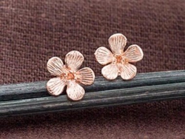 925 Sterling Silver Rose Gold Vermeil Style flower Stud Earrings. 10 mm.