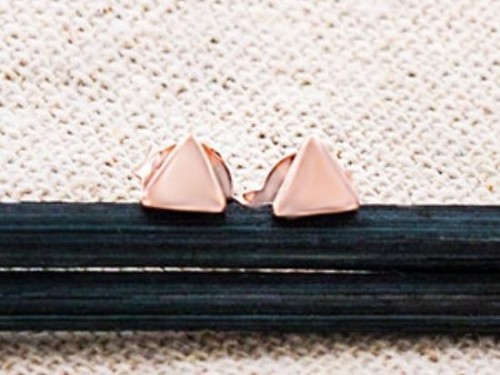 1 Pair of 925 Sterling Silver Rose Gold Vermeil Style Tiny Triangle Stud Earrings 4mm. Polish Finished.