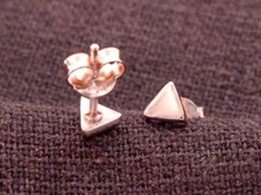 925 Sterling Silver Rose Gold Vermeil Style Tiny Triangle Stud Earrings 4mm.