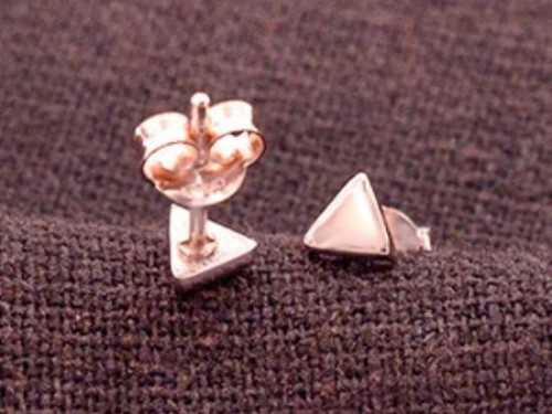 1 Pair of 925 Sterling Silver Rose Gold Vermeil Style Tiny Triangle Stud Earrings 4mm. Polish Finished.