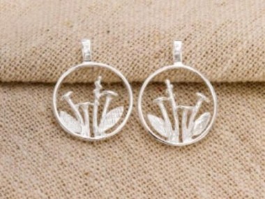 925 Sterling Silver Wild Flower Pendants 15mm.