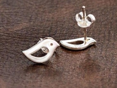 925 Sterling Silver Tiny Bird Stud Earrings 5.5x10mm.