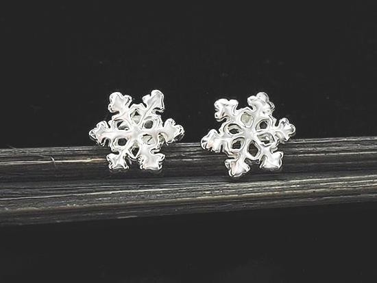 1 pair of 925 Sterling Silver Snowflake Stud Earrings 8.5 mm., Polish finished