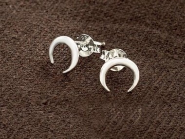 925 Sterling Silver Crescent Moon Stud Earrings 7x8 mm.