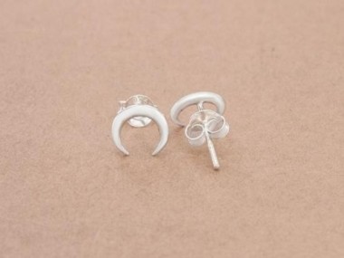 925 Sterling Silver Crescent Moon Stud Earrings 7x8 mm.